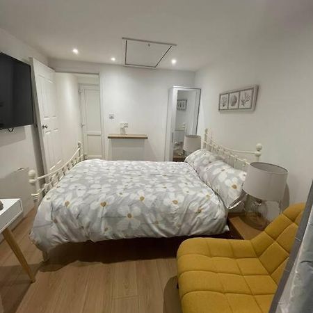 1 Bedroom Guest Suite Near City Centre. Gloucester Ngoại thất bức ảnh