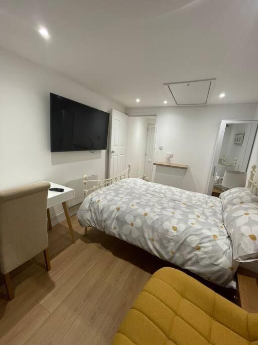 1 Bedroom Guest Suite Near City Centre. Gloucester Ngoại thất bức ảnh