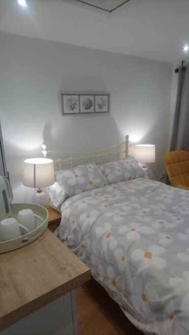 1 Bedroom Guest Suite Near City Centre. Gloucester Ngoại thất bức ảnh